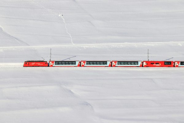 Voyage Suisse ; train ; train panoramique ; Montreux ; Zermatt ; Bâle ; Interlakken ; Saint Moritz